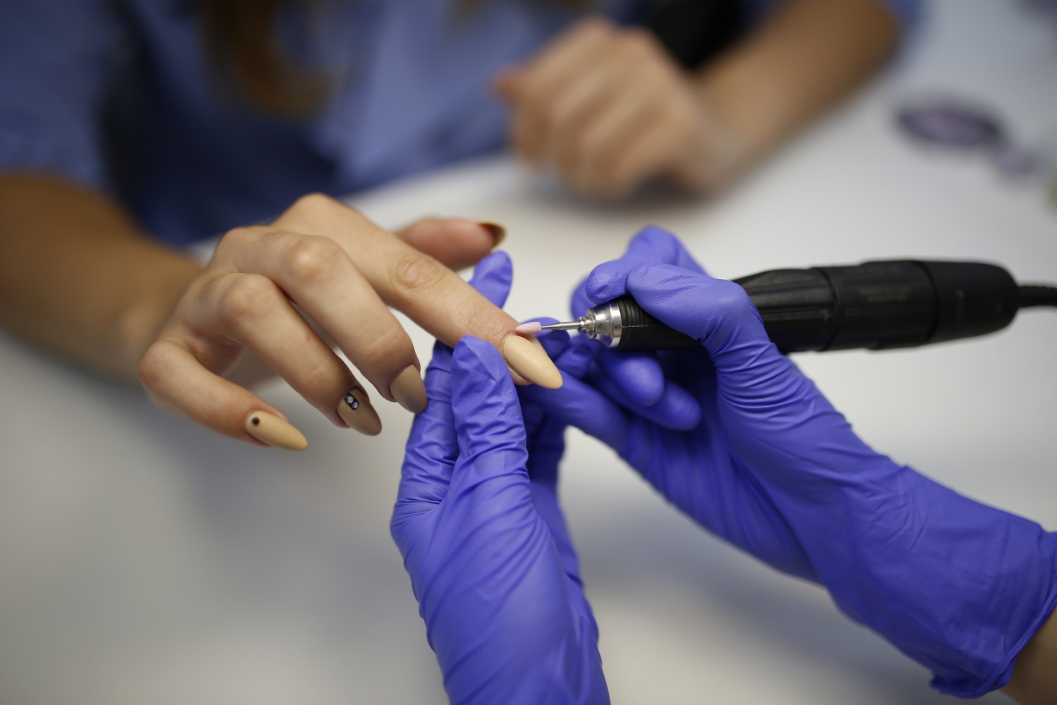 product Поддръжка на ноктопластика с акрилен прах image carousel