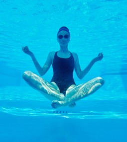 article Обилното хапване пречи на плуването? Не е вярно thumbnail