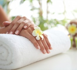 offer Френски маникюр с гел лак thumbnail