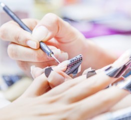 offer Ноктопластика с акрилен прах с удължители thumbnail